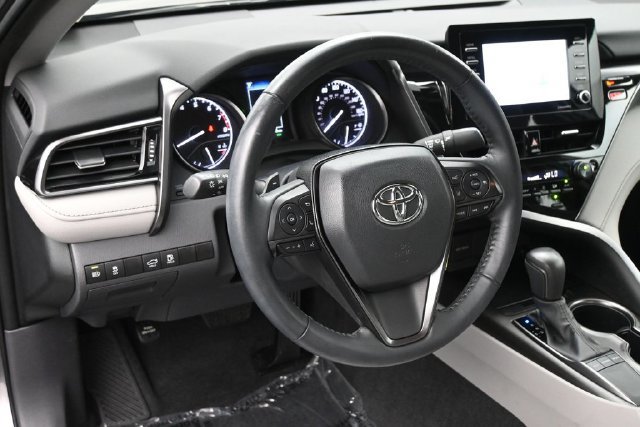 Used 2024 Toyota Camry SE FWD image 7