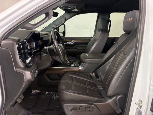 Used 2024 Chevrolet Silverado 3500 High Country w/ High Country Premium Package AWD/4WD image 19
