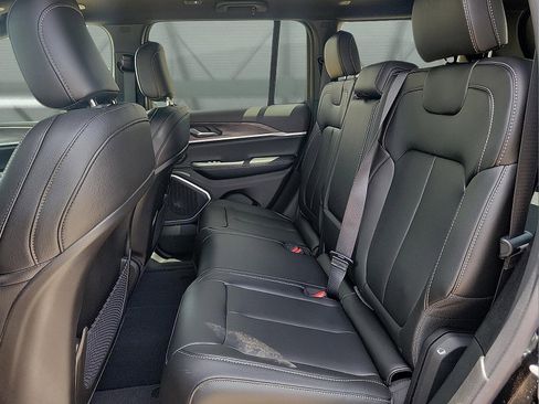 New 2026 Jeep Grand Cherokee Limited AWD/4WD image 8