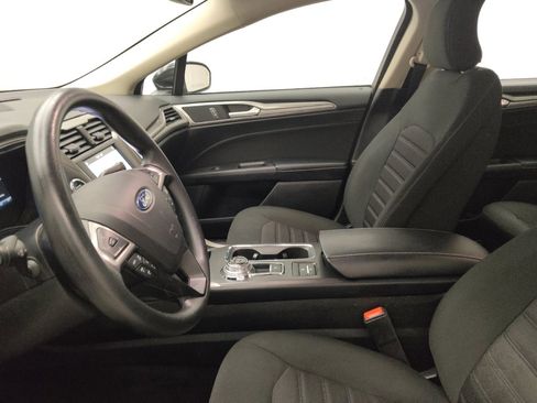 Used 2019 Ford Fusion SE image 17