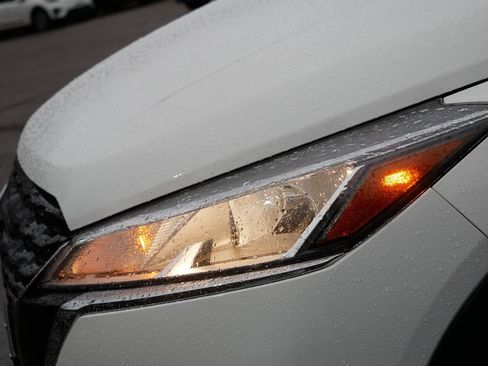 Certified 2024 Nissan Kicks SV image 16