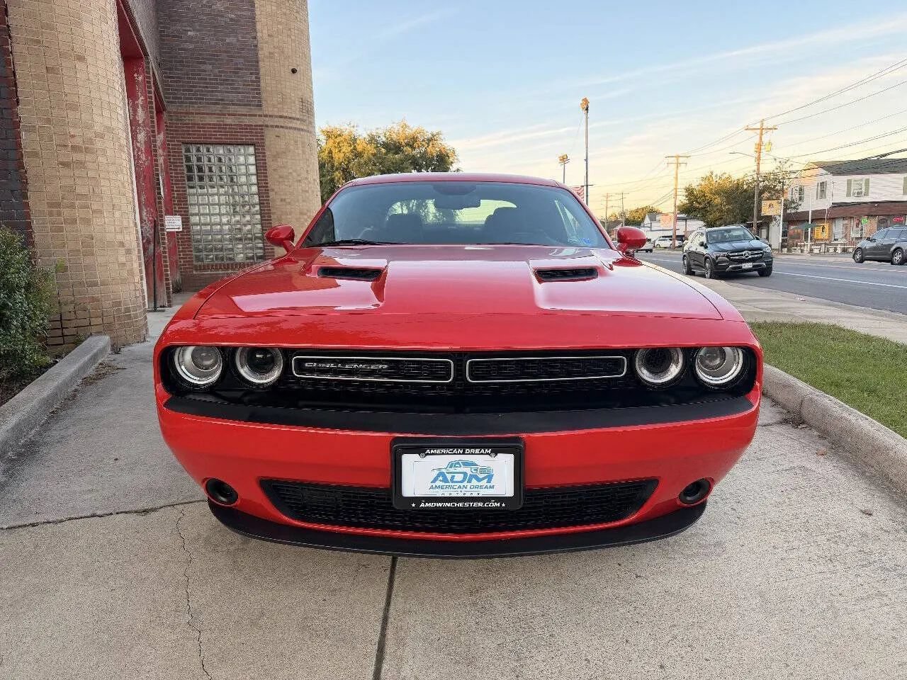 Used 2019 Dodge Challenger SXT RWD image 3