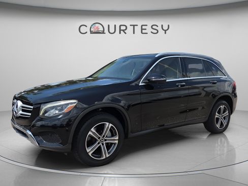 Used 2018 Mercedes-Benz GLC 300 image 1