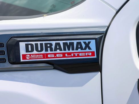 Used 2025 GMC Sierra 2500 AT4 AWD/4WD image 8