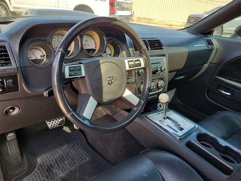 Used 2010 Dodge Challenger R/T image 17