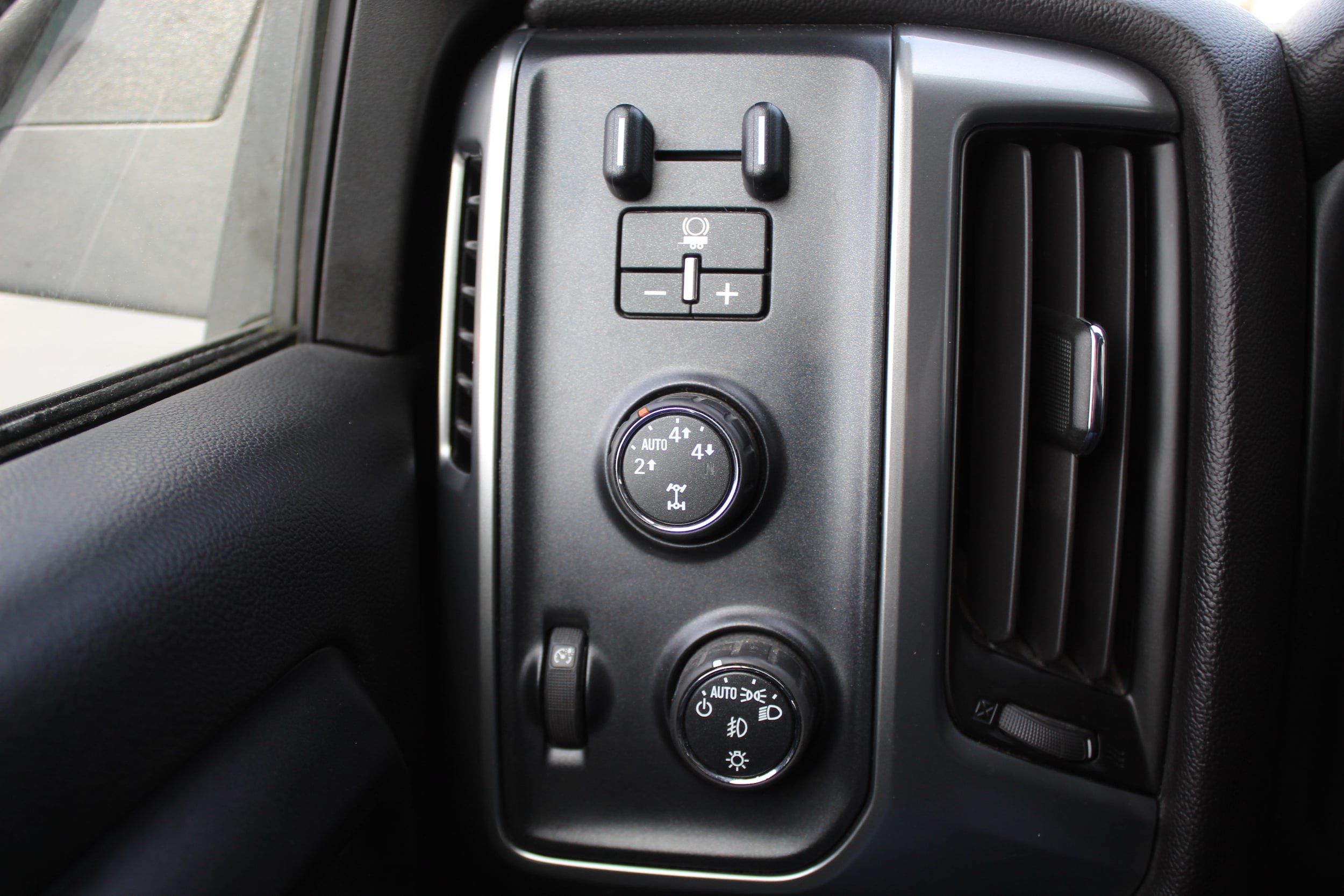 Used 2014 Chevrolet Silverado 1500 LT w/ All Star Edition AWD/4WD image 30