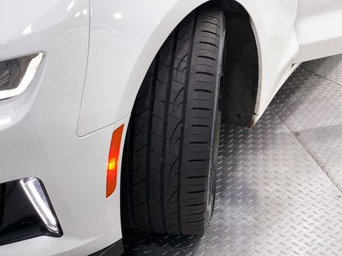 Used 2018 Chevrolet Camaro SS RWD image 36