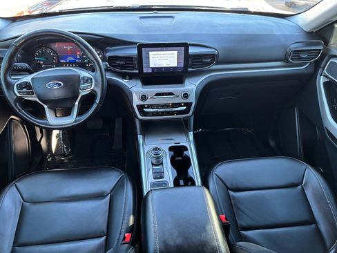 Used 2021 Ford Explorer XLT w/ Equipment Group 202A image 19