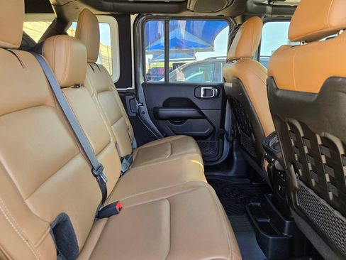 Used 2021 Jeep Wrangler Unlimited Rubicon AWD/4WD image 12