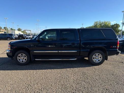 Used 2005 GMC Sierra 1500 SLE w/ Off-Road Package AWD/4WD image 5