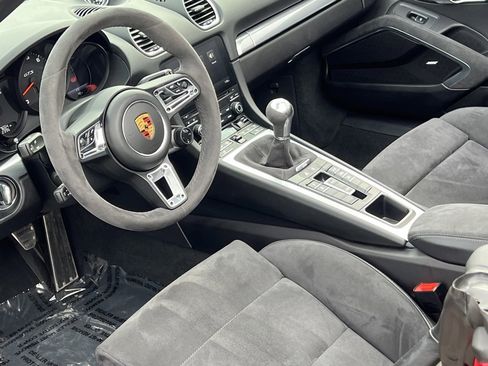Used 2021 Porsche 718 Boxster GTS image 13