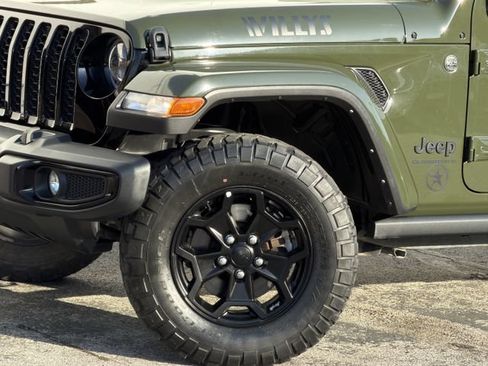 Used 2023 Jeep Gladiator Sport AWD/4WD image 8