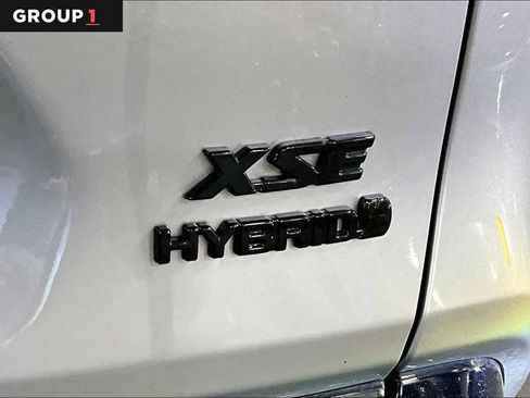 Used 2024 Toyota RAV4 XSE w/ Advanced Technology Package AWD/4WD image 9