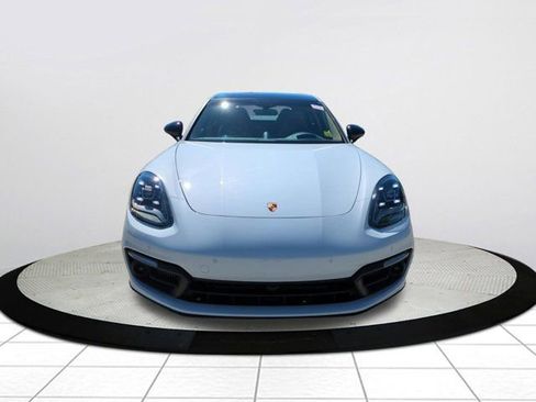 Used 2022 Porsche Panamera image 8