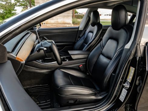 Used 2019 Tesla Model 3 Standard Range Plus RWD image 26