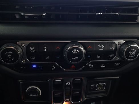 Used 2024 Jeep Wrangler Unlimited Rubicon 4xe AWD/4WD image 51