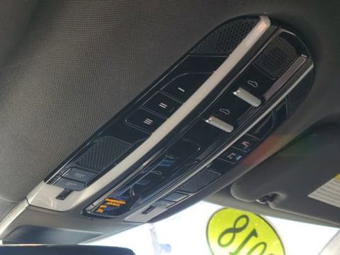 Used 2018 Porsche Panamera 4S image 20
