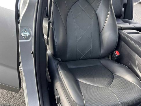 Used 2024 Toyota Highlander Platinum image 14