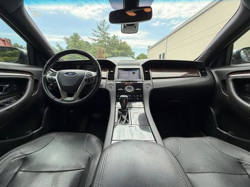 Used 2017 Ford Taurus Limited FWD image 21