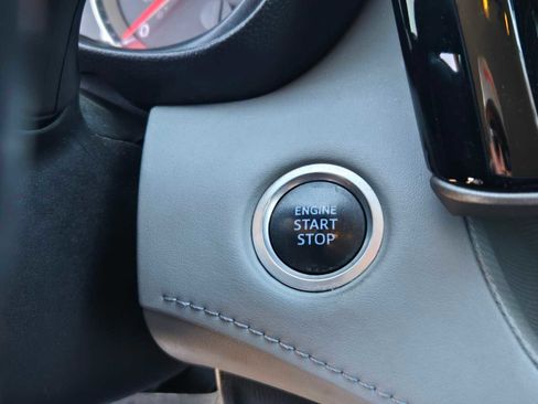 Used 2021 Toyota Highlander LE image 27