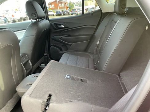 Used 2025 Chevrolet Trax LT w/ LT Convenience Package image 33