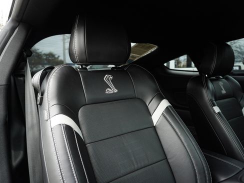 Used 2021 Ford Mustang Shelby GT500 w/ Technology Package image 33