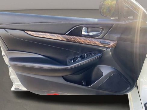 Used 2017 Nissan Maxima Platinum image 16