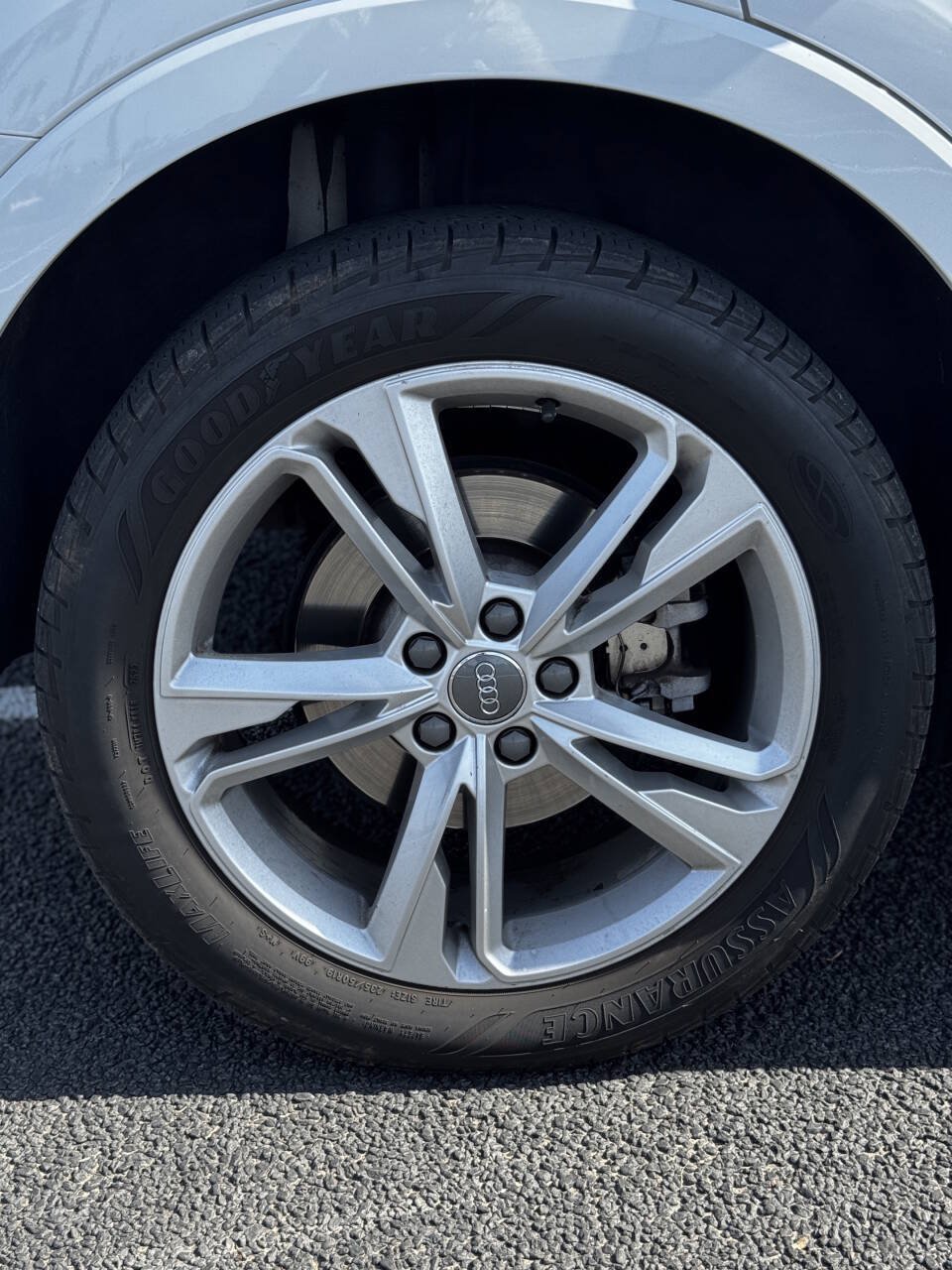Used 2020 Audi Q3 2.0T Premium w/ Convenience Package AWD/4WD image 17