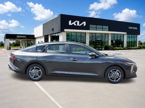 New 2026 Kia K4 FWD image 4