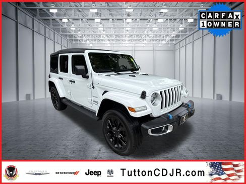 Used 2022 Jeep Wrangler Unlimited Sahara w/ Cold Weather Group AWD/4WD image 1