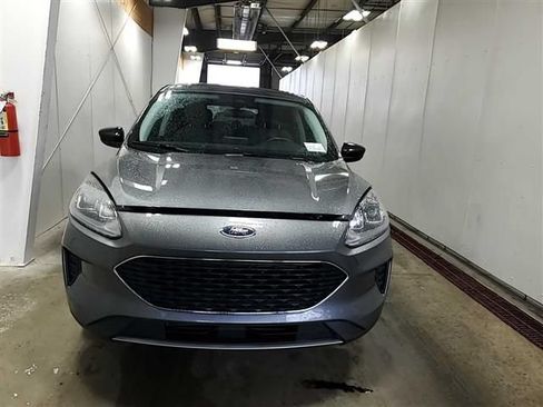 Used 2022 Ford Escape SE w/ Convenience Package FWD image 2