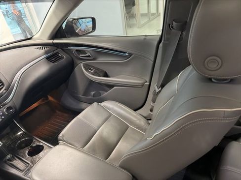 Used 2015 Chevrolet Impala LTZ FWD image 34