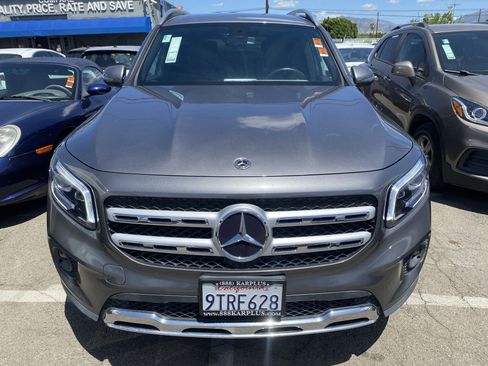 Used 2021 Mercedes-Benz GLB 250 w/ Premium Package image 3