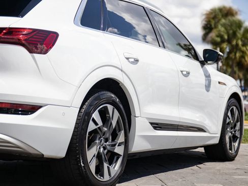Used 2021 Audi e-tron Premium Plus w/ Premium Plus Package AWD/4WD image 15
