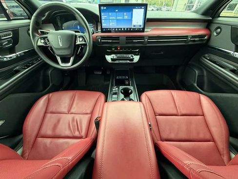 Used 2025 Lincoln Corsair Reserve w/ Equipment Group 202A FWD image 21