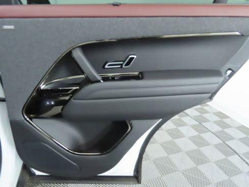 Used 2025 Land Rover Range Rover Sport Autobiography image 28