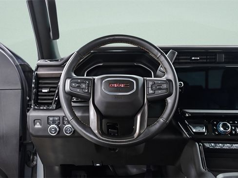 Used 2024 GMC Sierra 2500 AT4 w/ AT4 Premium Plus Package image 10