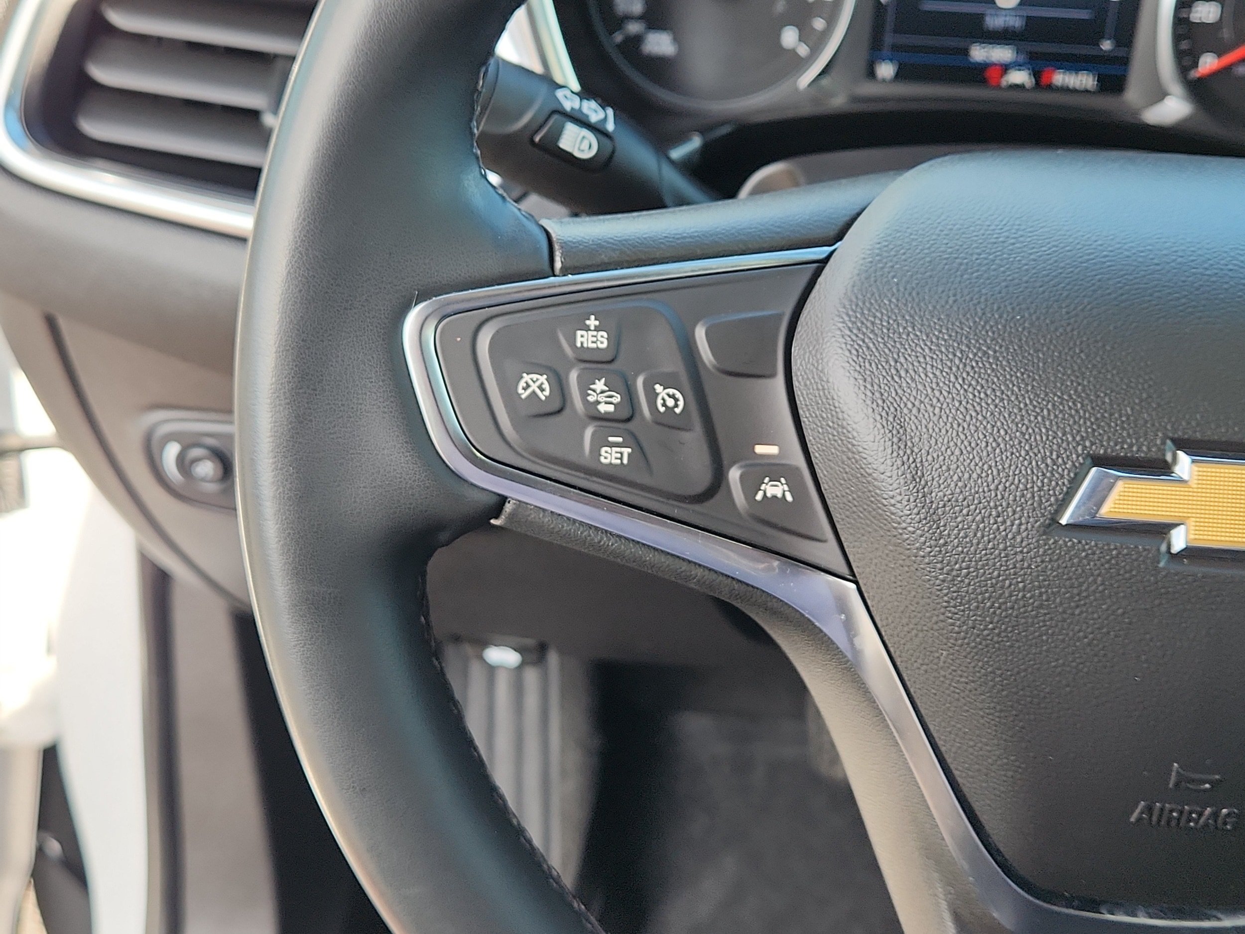 Used 2024 Chevrolet Equinox LT AWD/4WD image 16