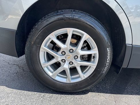 Used 2023 Chevrolet Equinox LS AWD/4WD image 46