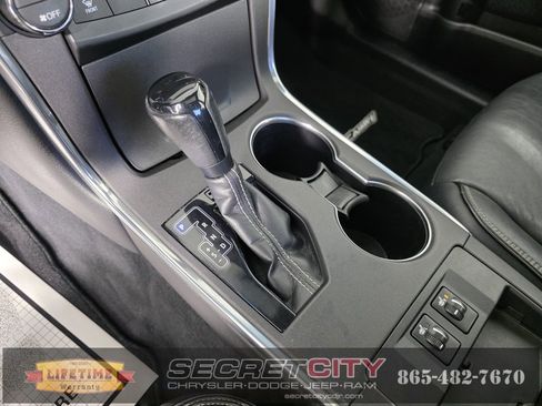Used 2016 Toyota Camry XLE image 25