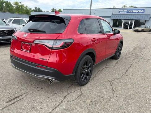 Used 2025 Honda HR-V Sport image 8