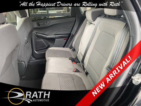 Used 2022 Ford Escape SE w/ SE Sport Appearance Package FWD image 17
