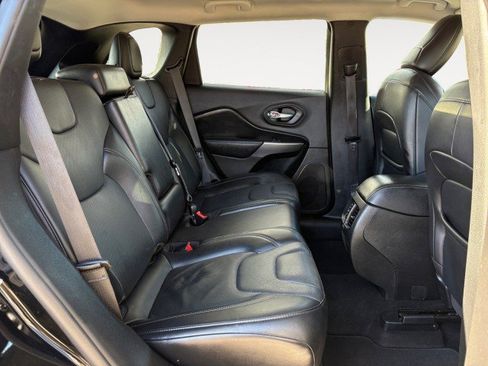 Used 2020 Jeep Cherokee Limited image 8