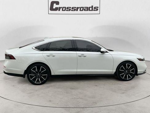 Used 2024 Honda Accord Touring image 6