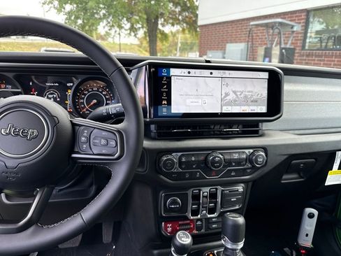 New 2025 Jeep Gladiator Willys image 16