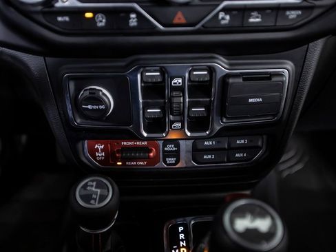 Used 2023 Jeep Wrangler Unlimited Rubicon AWD/4WD image 29