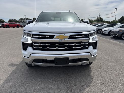 Used 2025 Chevrolet Silverado 1500 LTZ w/ LTZ Premium Package AWD/4WD image 8