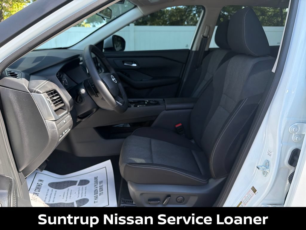 Certified 2026 Nissan Rogue SV AWD/4WD image 11
