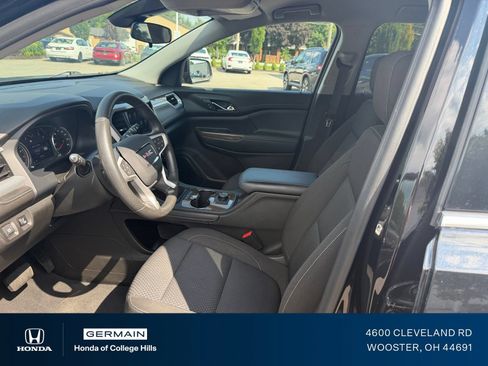 Used 2023 GMC Acadia SLE FWD image 16