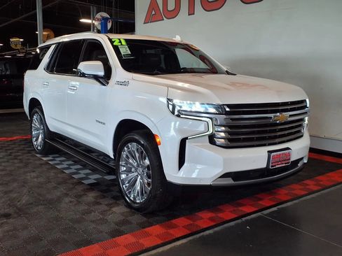 Used 2021 Chevrolet Tahoe High Country w/ Premium Package AWD/4WD image 2
